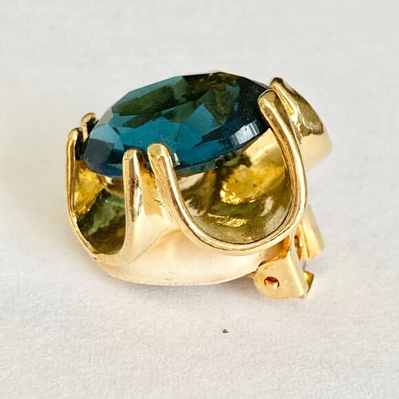 Vintage Montana Blue Glass Clip On Earrings Jeweled Cut Gold Plated Huggie 70s - Picture 7 of 9